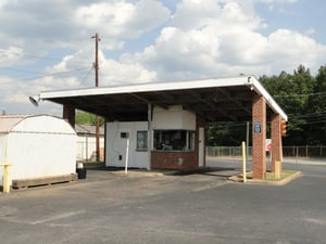 Another view of entranceticket booth