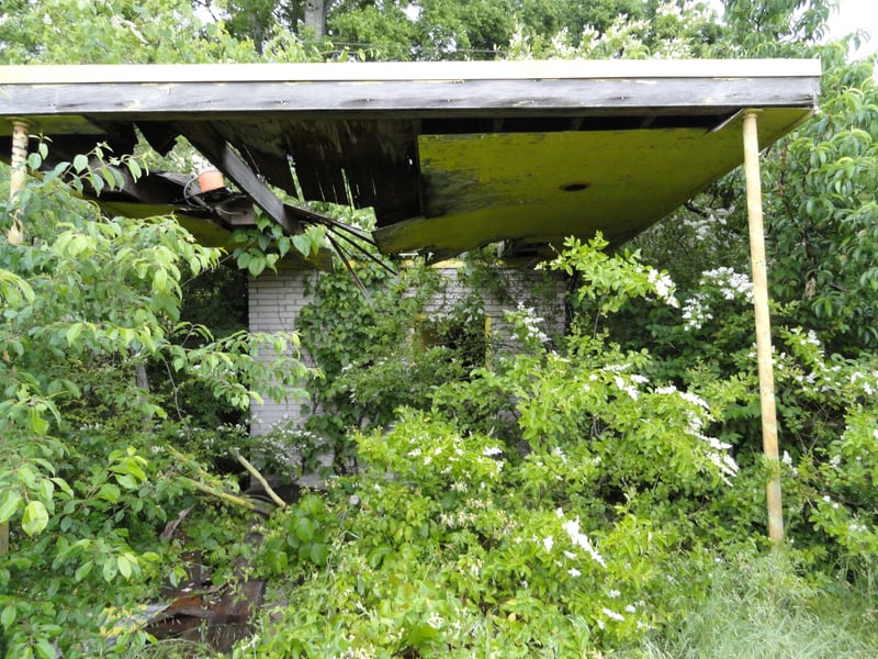 Entranceticket booth remains