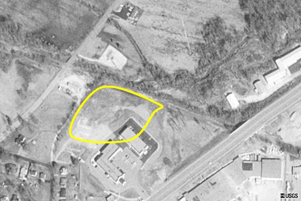 usgs aerial image of where drive-in used to be.  No sign of it now.