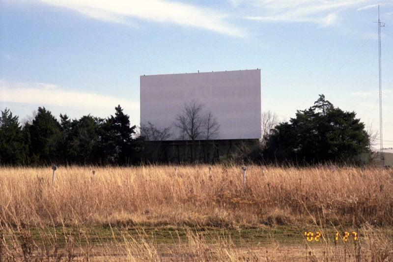 View of screen and poles. Screen is still in great shape.