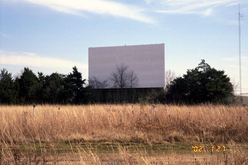 View of screen and poles. Screen is still in great shape.