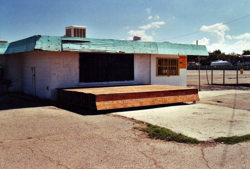 Projection window/ports