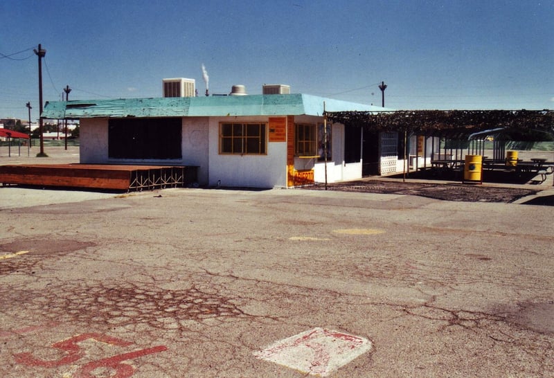 Projection/concession building