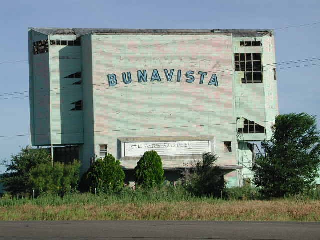 This is the screen tower before the fire, July 2000.  The pink showing through was the original color in the 50's.  Was painted Aqua in late 50's.