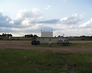 Screen and concessions/projection building