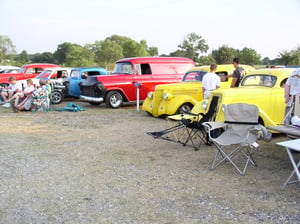 Some more of the Hot Rods showing up to See 'American Graffifi'..