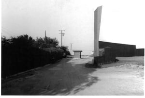 Hi-Vue Drive-In, Dallas, ticket booth and screen.