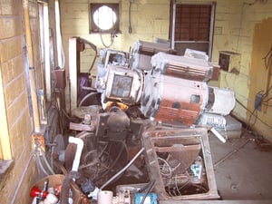 Kelly Drive-In. Screen and projestion booth.