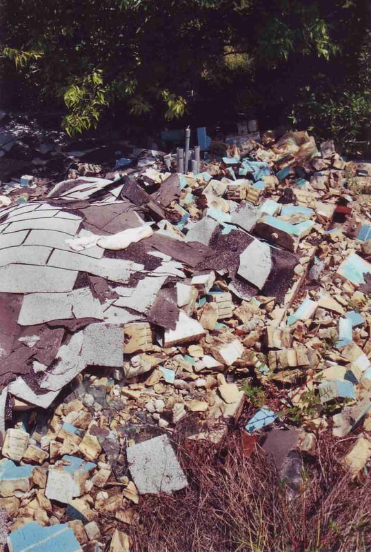 Only bricks and covering of the roofs of the ticket booths remain