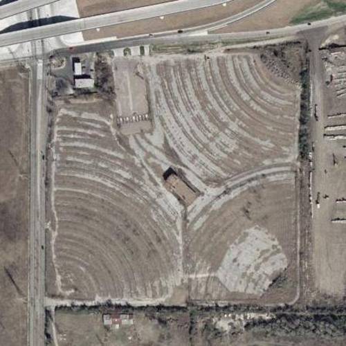 2002 color terraserver aerial pic(Hiram Clarke Rd. is just to the west of this drive-in)