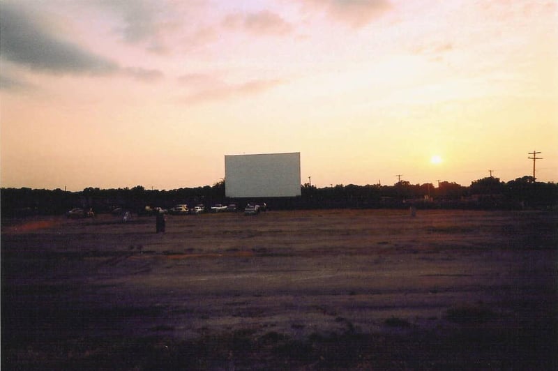 This is screen 1 at sunset. A lot more people came for The Matrix Reloaded in just a short span between the time this picture was taken and the start of the movie.