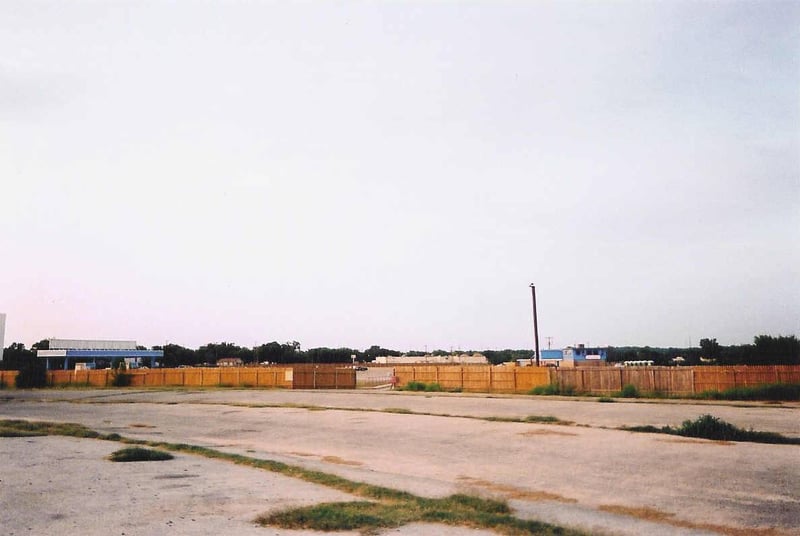 Looking out toward the screen 1 lot from No.4. The concession is toward the right, and the ticket booth is on the left. Not a great picture. The screen is just barely visible on the left.