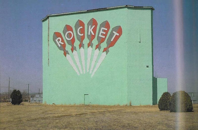 Here is the photo of the screen tower that Randall Rudd mentioned in a comment.