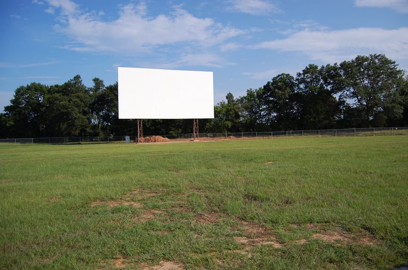 The Screen is Up!! Altho Rain has delayed the process of Completion, The Owners are still working hard to complete the Drive In. This Will be a Real NICE Drive In! Looking forward to its GRAND OPENING!!!