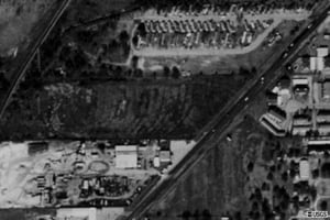 Originally submitted Aug 27, 2002: drive-in at S Elm Street 76201 does not look to still have the screen