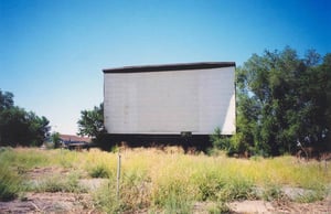 One more shot of the screen, many speaker poles are visible in this shot.