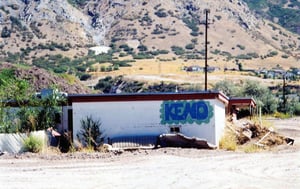 Another picture of the front, the entrance to the snack bar is on the right side.