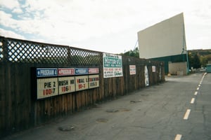 Entrance with screen in the background