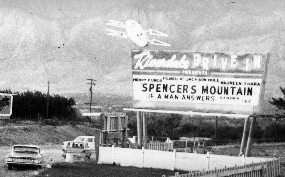 Marquee of the Riverdale Drive In before the entrance was expanded to accommodate four lanes.