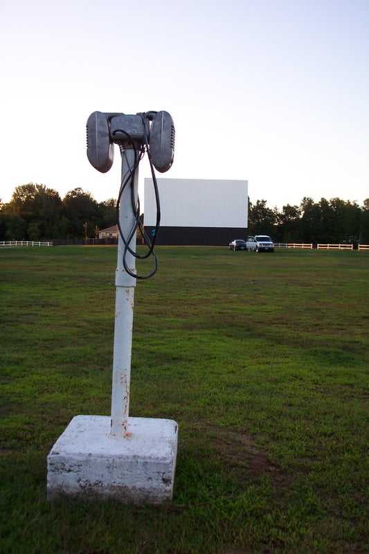 Each screen has one pole with a pair of working speakers.