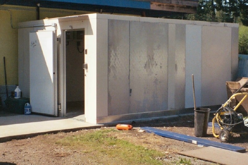 New walk-in freezer/refigerator