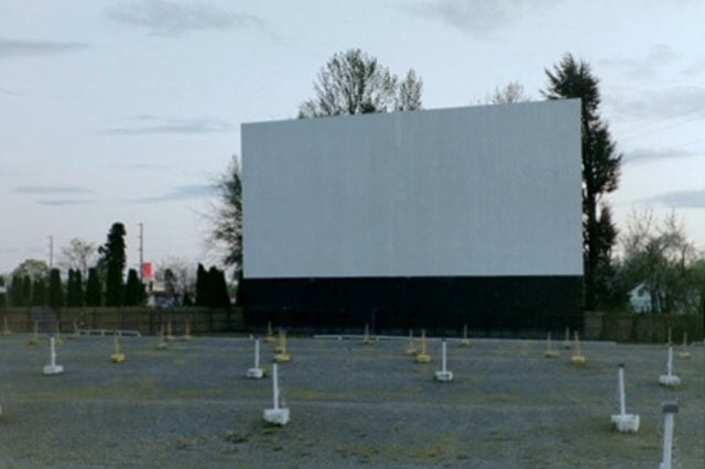 Screen #1, you can see the neon marquee in the background.