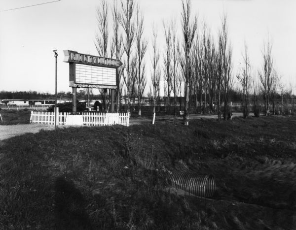 Mid-City Outdoor Theater, approximately 1980link httpbit.lycou2fV