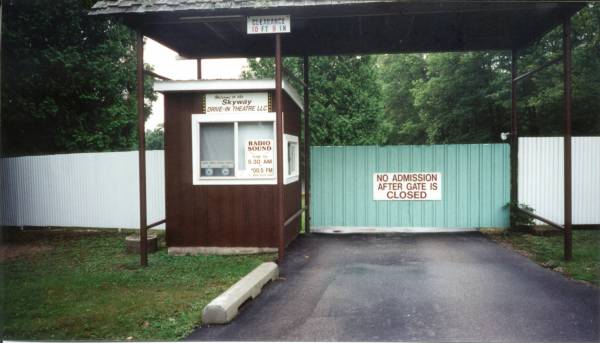 Entrance & Ticket Booth