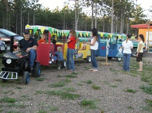 Loading the Cricus Wagon Train