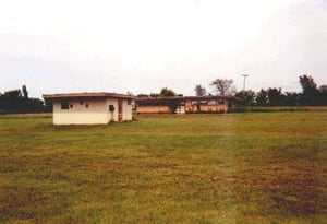 projection building(in foreground) and the concession stand(background) (from WI Movies by Starlight)