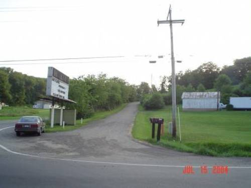 Here is the long driveway that goes up the hill to the Hilltop Drive-In.