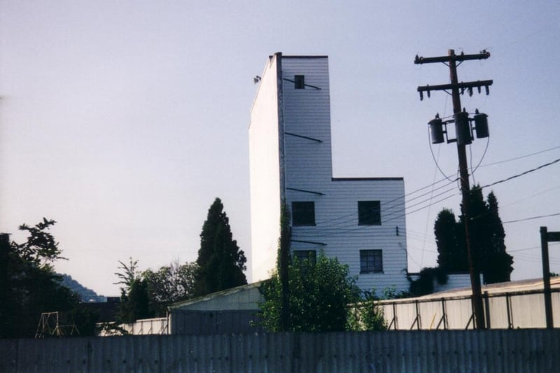 Side view of screen showing building structure. I'm given to understand the original owner lived here.