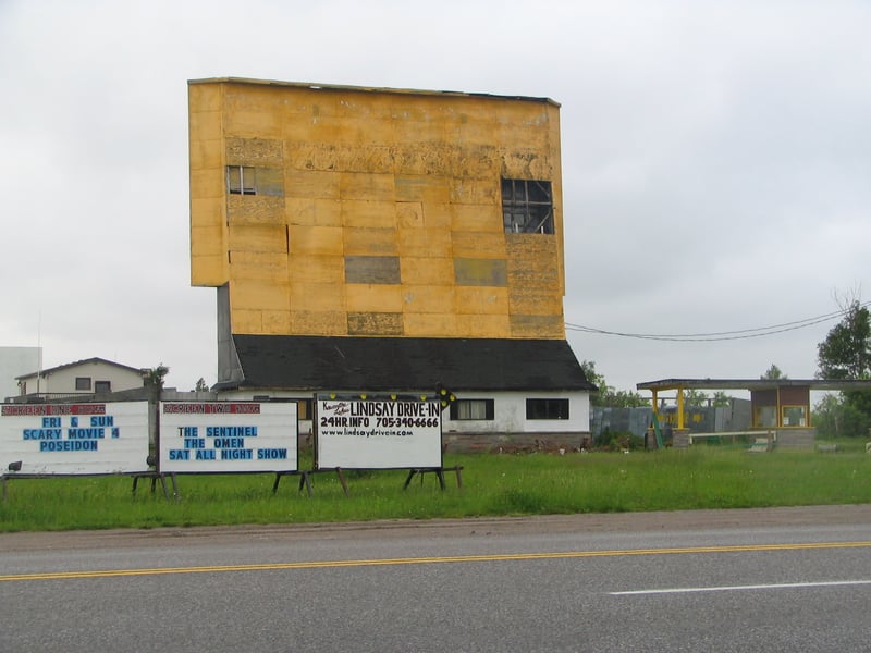This is what the drive in looks like in the season of 2006. The manager is currently restoring the drive in to the way it originally looked like.