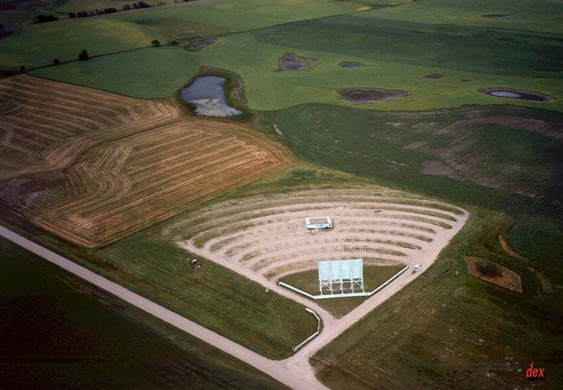 Aerial 2 (C)1999 Derek Gunnlaugson / Harris Road Movies