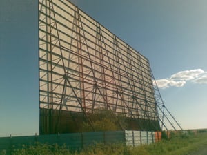 Back of screen 2 (the Ciné-Parc Odeon screens are two of the biggests drive-in screens in the world)