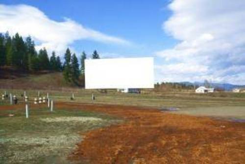 lot and screen tower, surrounded by lovely mountainous terrain!