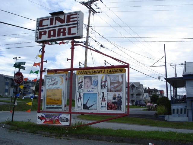 Cine Parc road sign in September 2006