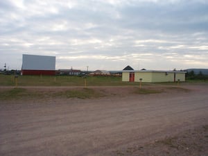 screen and snack bar