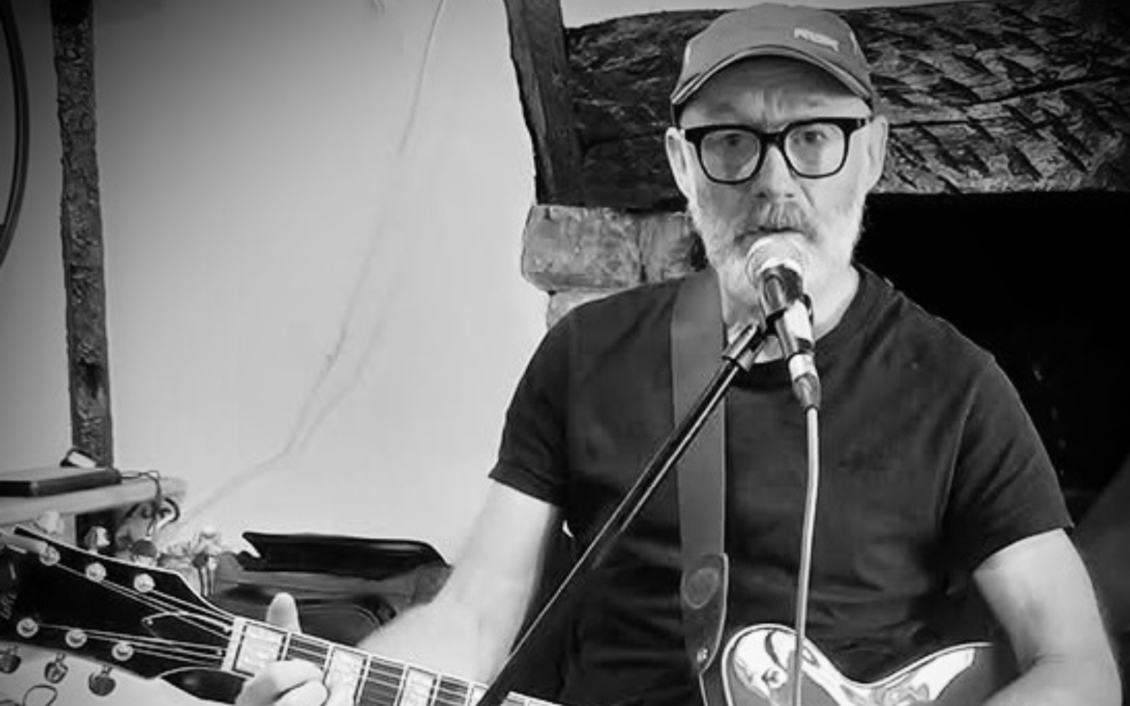How Simon Glossop Turned a Ukulele into a Songwriting Journey