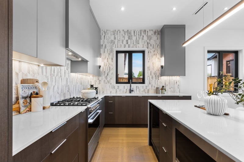 Luxury estate at 3 6682 Napier Street, Burnaby, BC — photo 9