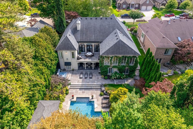 Luxury estate at 21 Harrington Place, Hamilton, ON — photo 25