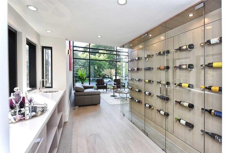 Luxury estate at 4042 Apple Valley Lane, Burlington — photo 8