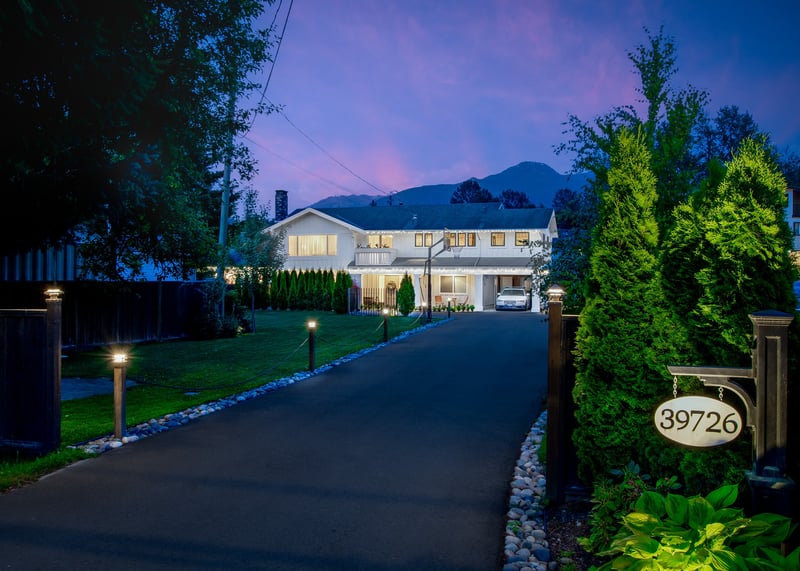 Luxury estate at 39726 Government Road, Squamish, BC — photo 32