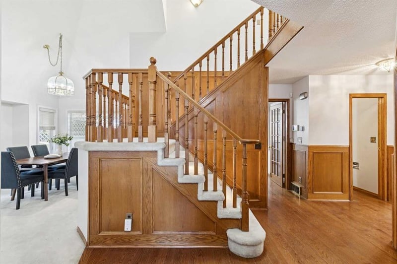 Luxury estate at 1442 Sunwood Road Southeast, Calgary, AB — photo 3