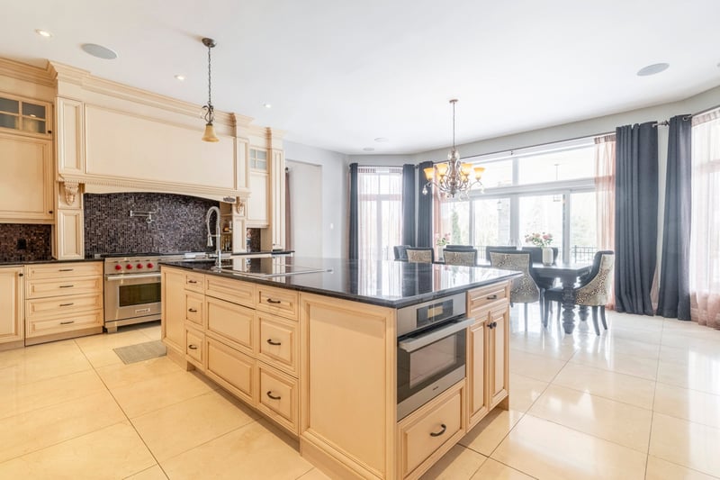 Luxury estate at 740 Rue des Châtaigniers, Boucherville, QC — photo 8