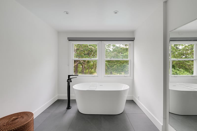 Luxury estate at 2861 Tudor Avenue, Victoria, BC — photo 33
