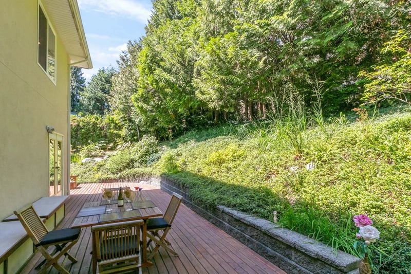 Luxury estate at 530 Craigmohr Drive, West Vancouver, BC — photo 27