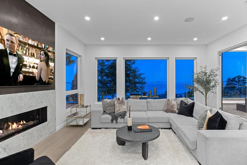 Luxury estate at 13169 Marine Drive, Surrey, BC — photo 2