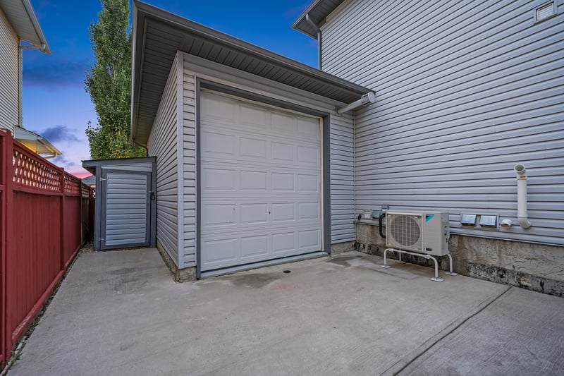 Luxury estate at 192 West Lakeview Place, Chestermere, AB — photo 27