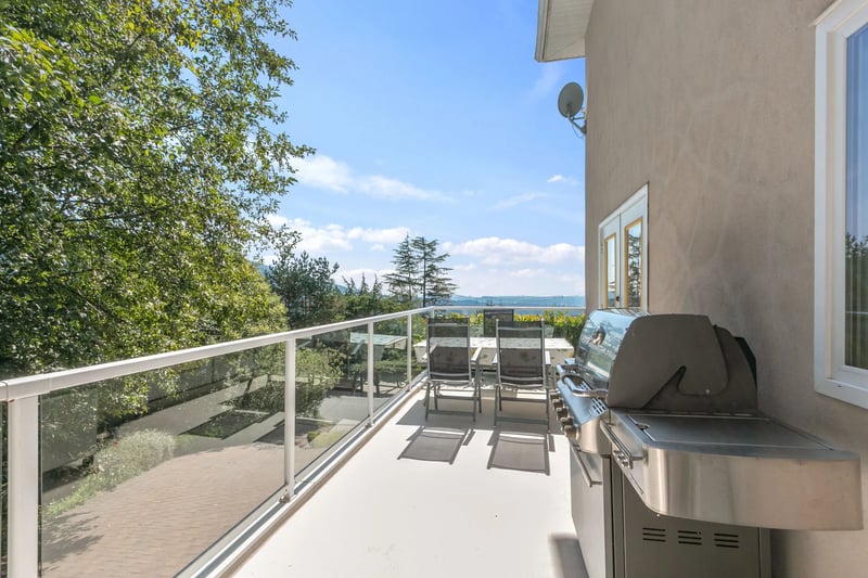 Luxury estate at 530 Craigmohr Drive, West Vancouver, BC — photo 23